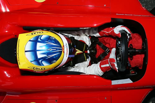 Sebastien Bourdais die zichzelf klaarstoomd voor de actie
